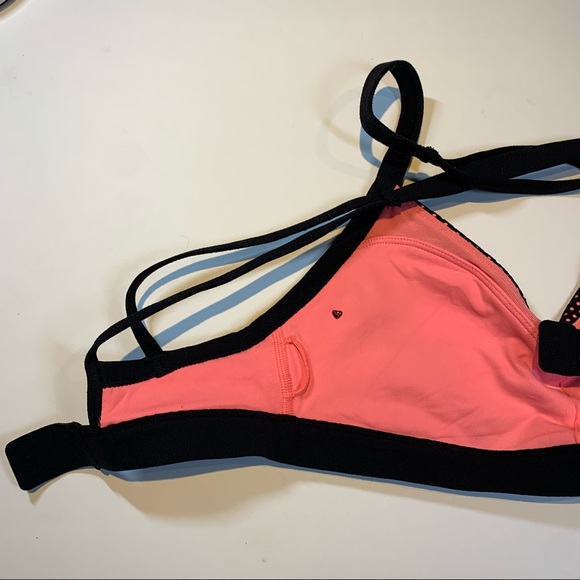 Lorna Jane coral and black peekaboo mesh sports bra - Picture 5 of 9